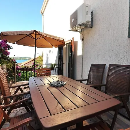 Apartment Ruzarija *