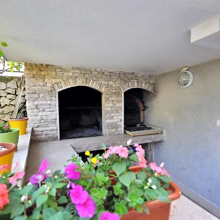 Apartment Ruzarija *