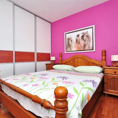 Appartement Ruzarija *