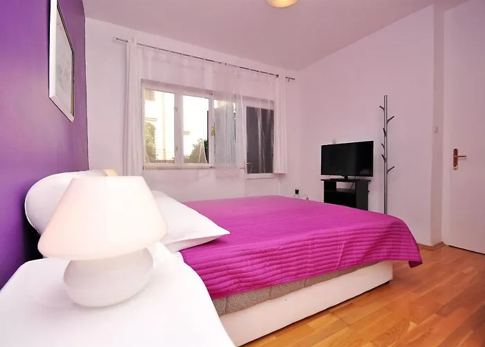 Ruzarija شقة تروغير